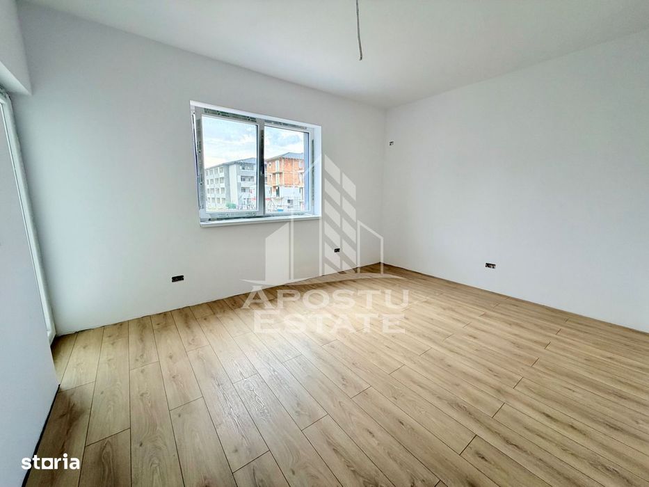 Apartament cu 2 camere, decomandat, etaj 1, zona Planetelor — fotografia 3