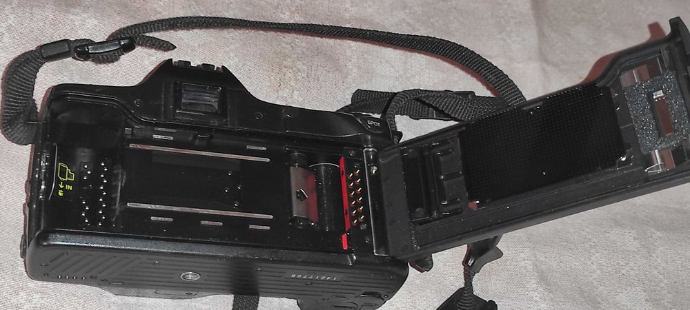 Body MINOLTA MAXXUM 8000 I -  pt piese sau veioza sau buy back