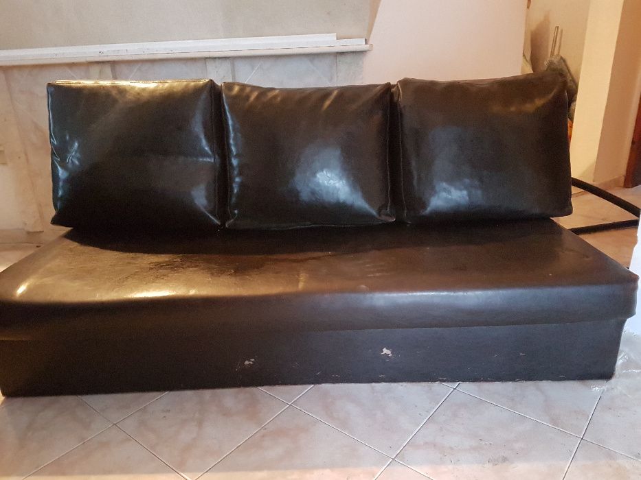 кожени  канапета