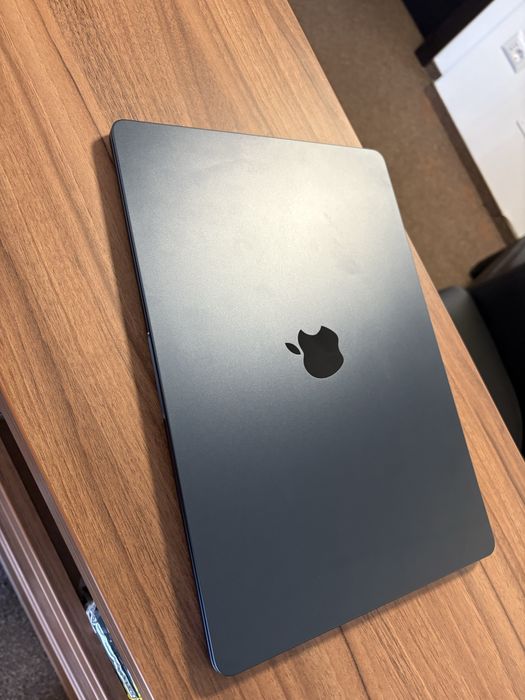 MacBook Air 15.3-inch/ Apple M4 / 16 GB RAM/ 256 GB / Ca nou