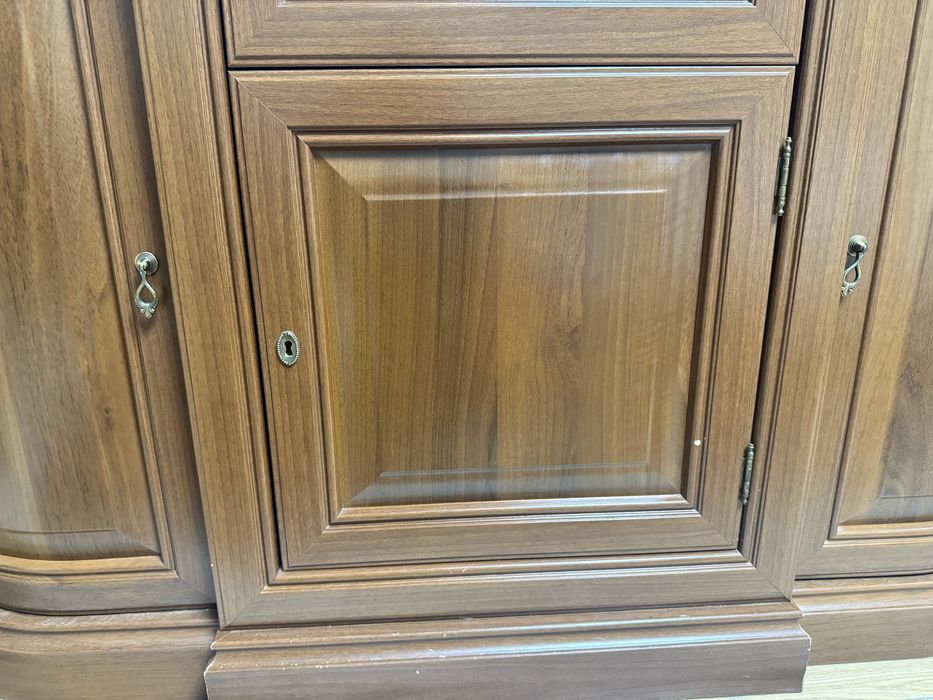 Тумба с сейфом для зала