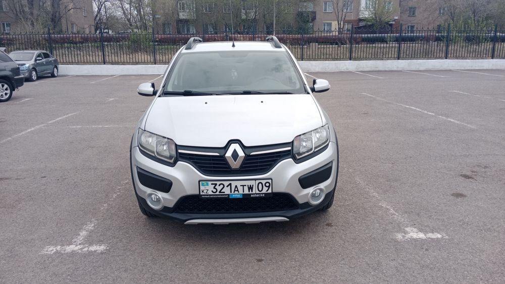 Продаю Рено Сандеро