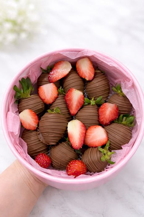 Клубника в шоколаде. Shokoladli klubnika.