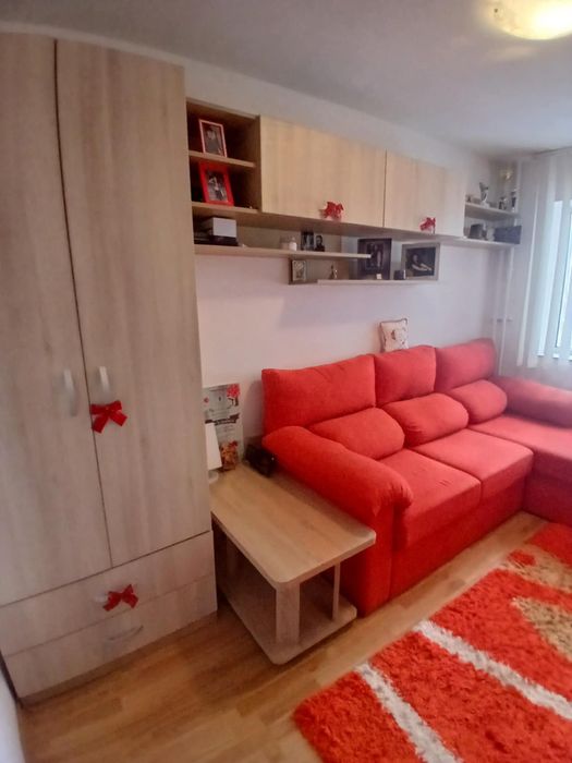 Vând garnitura mobila cu, colțar inclus