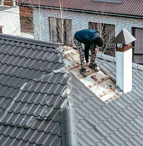Întreținere Acoperișuri / Curățat Jgheaburi, Montaj Parazăpezi, Reparații