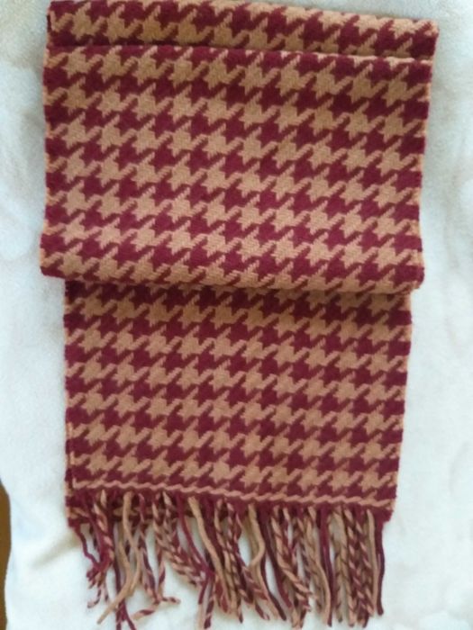 Топъл, моден шал