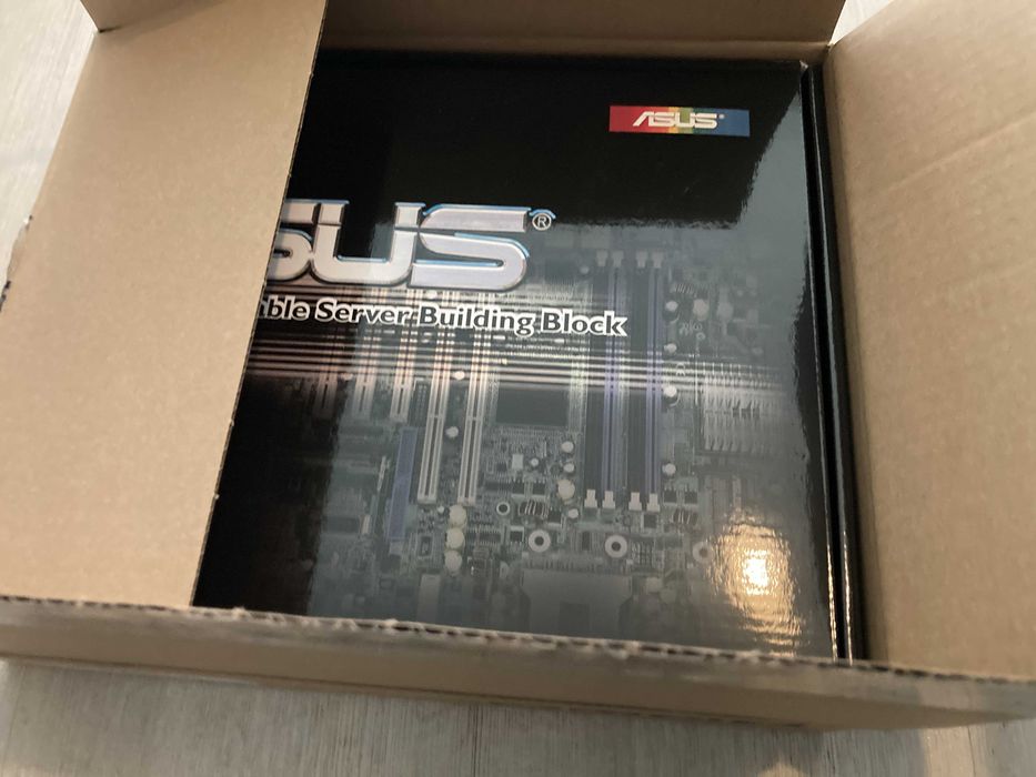 Asus P11C-C/4L + Intel Xeon E-2226G / 6C-6T / 3.40 GHz + 16GB DDR4 / Дъно и Процесор