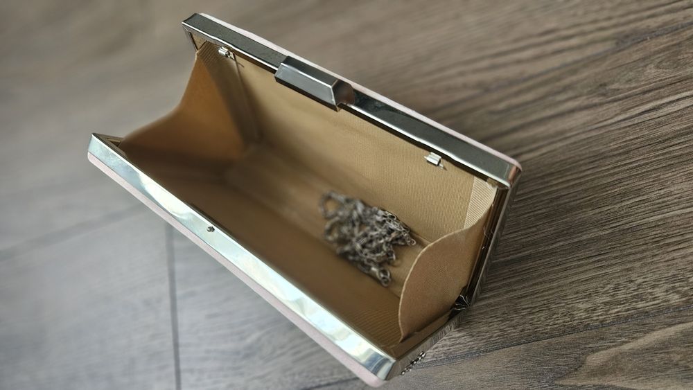 Удобни и красива сандали на ток