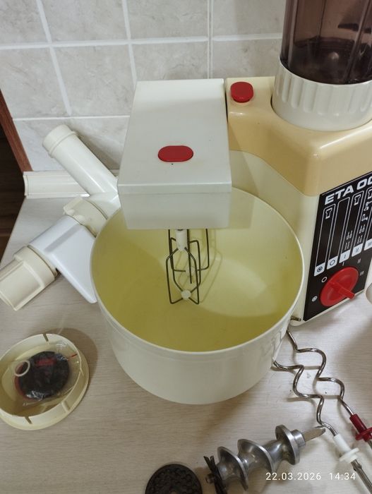 Продается кухонный комбайн б/у в хорошем состоянии