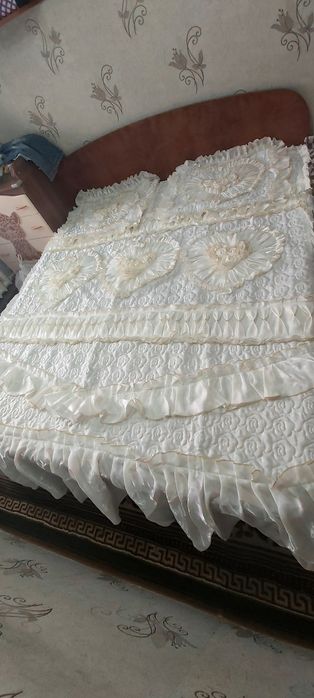 Продается новое свадебное покрывало,очень красивое!