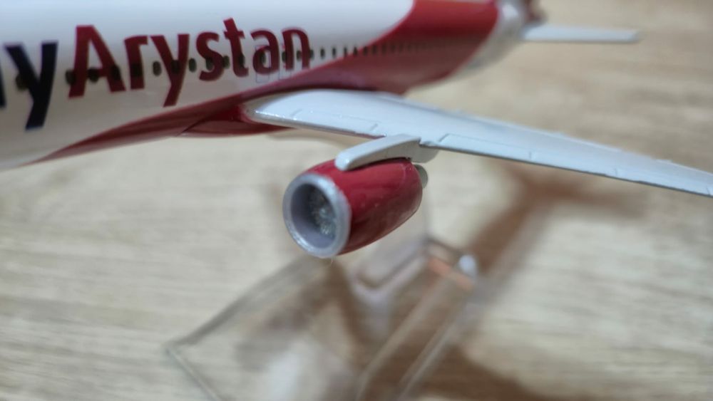 Модель самолета FlyArystan