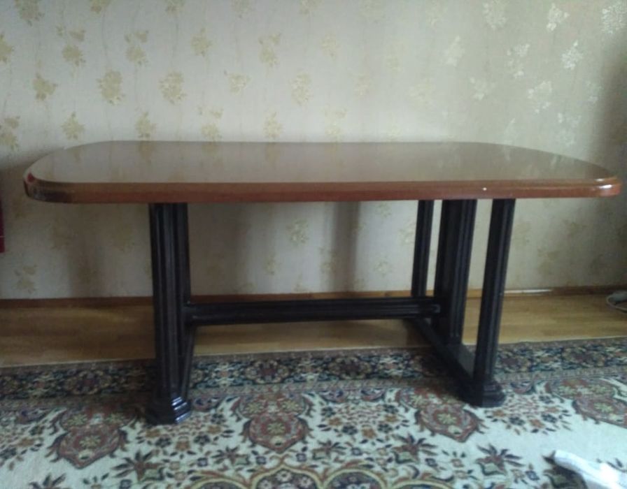 Стол гостинная