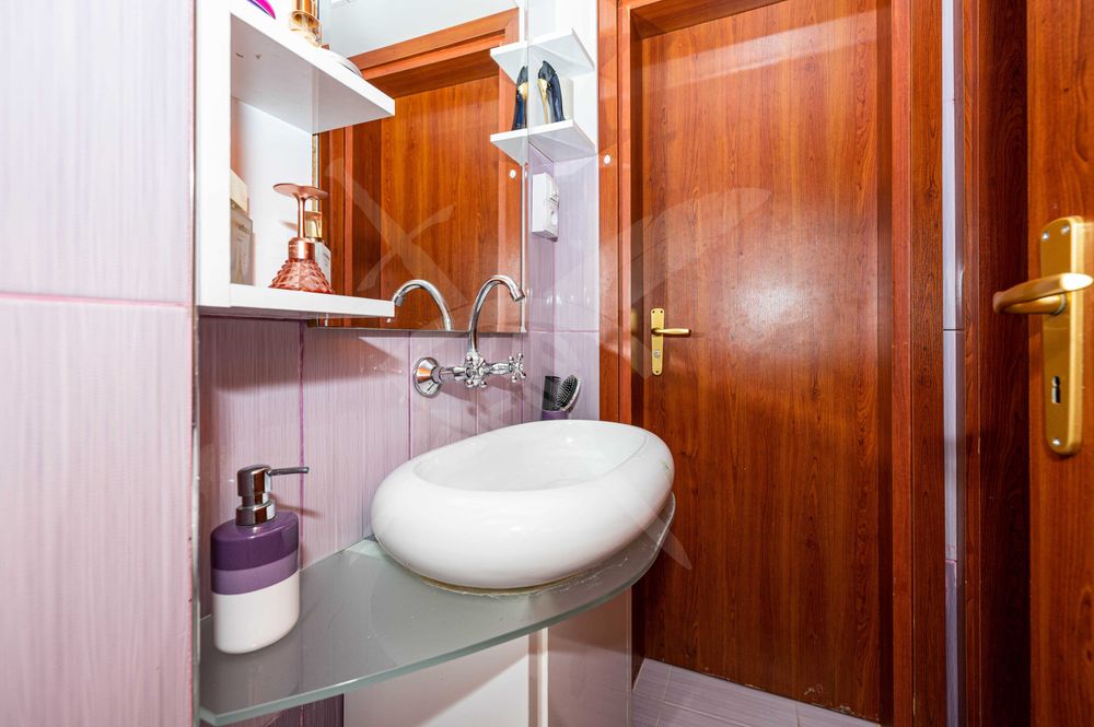 Продава се Тристаен апартамент в Пловдив, Остромила - 116 кв.м за 1432 €/кв.м - Снимка #16