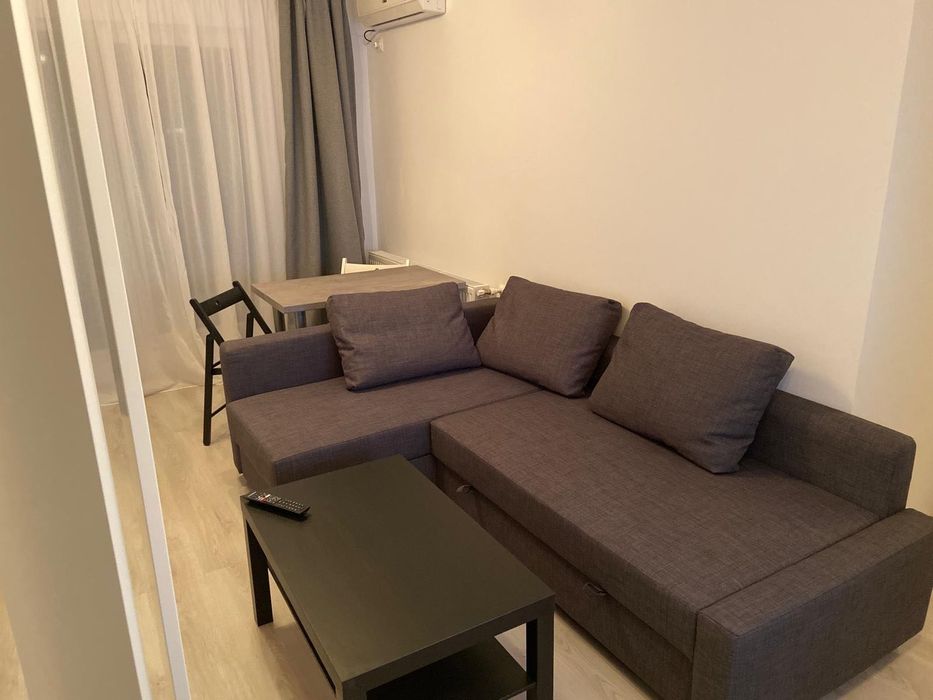 Închiriez apartament