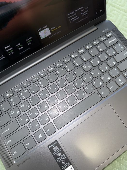 Lenova ideapad 5 Pro