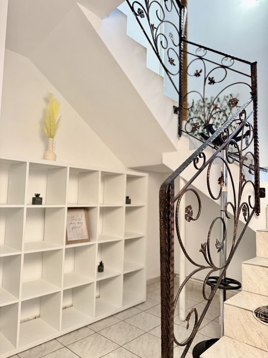 Casa/Vila/Pensiune de inchirat. Afacere la Cheie în Predeal: Vilă Centrală cu Vedere la Pârtie – Profit din Prima Zi