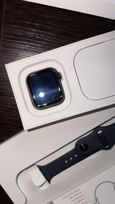 Apple Watch SE  40мм 2024