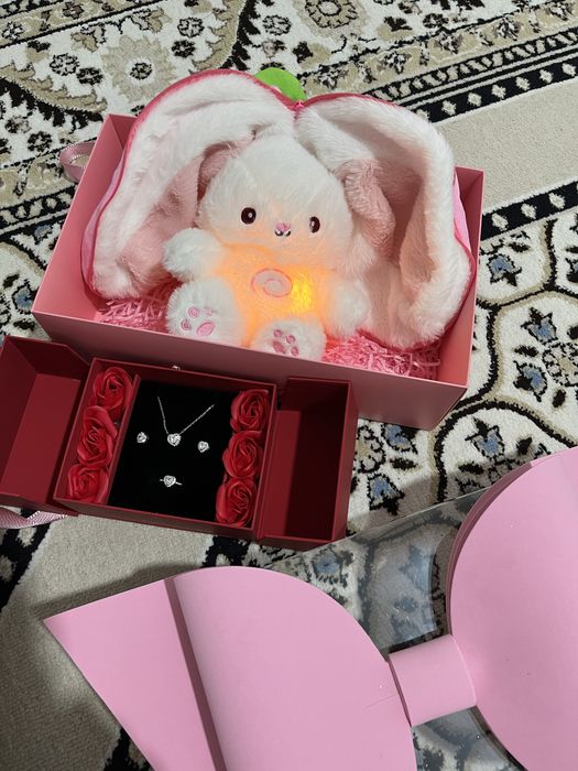 8 мартка набор и спящий клубника