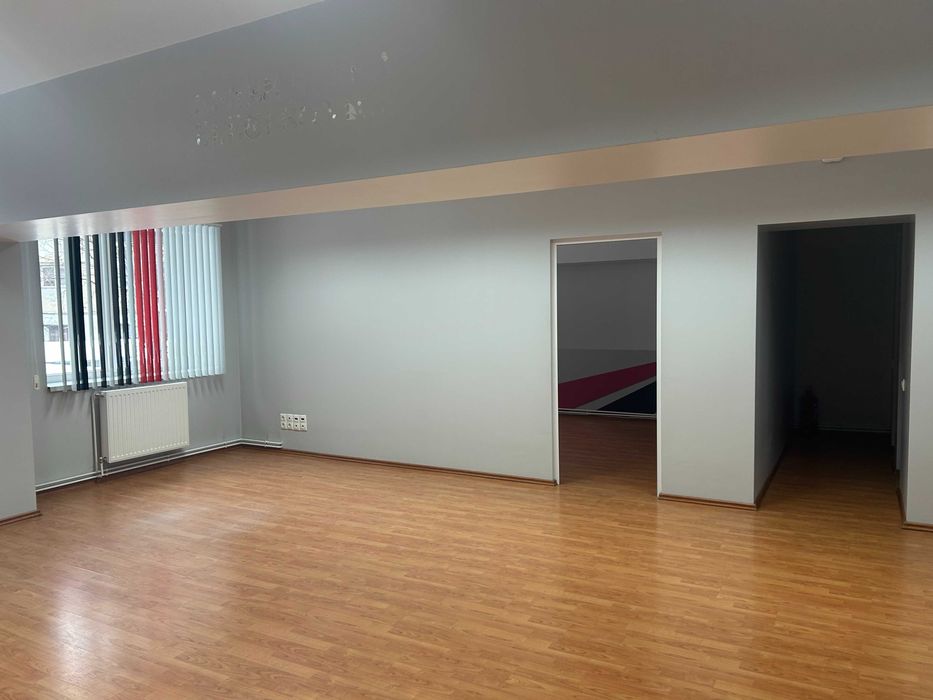 Birouri (Parter + Etaj 1) + Depozit (Parter), în Clădire de Birouri P+2
