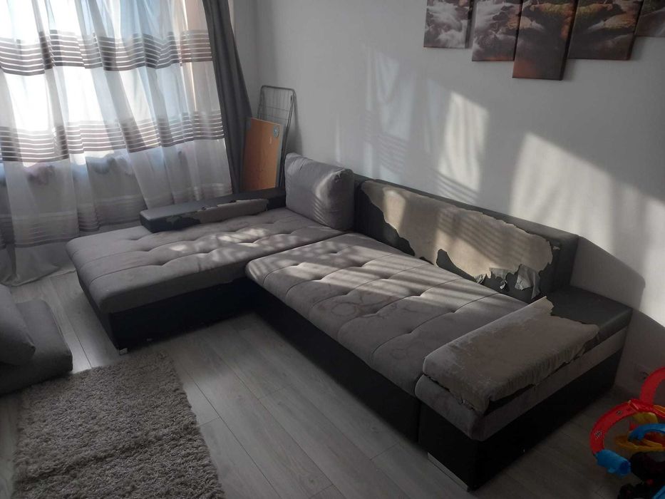 Colțar living mare – ideal pentru retapițare – 300 lei