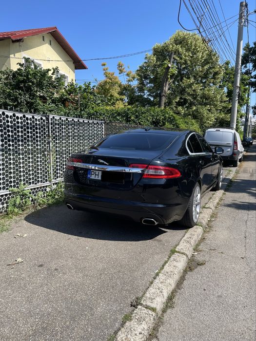 Jaguar XF 3.0D 2010 211cp acte la zii