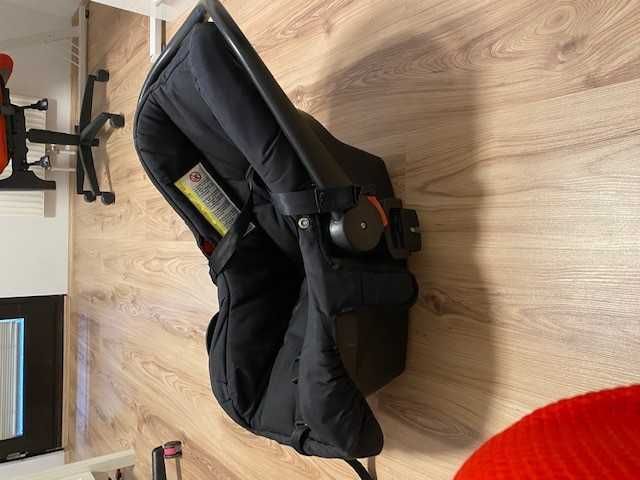 детско столче за кола и столче за хранене