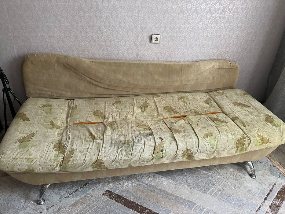 Отдам даром диван