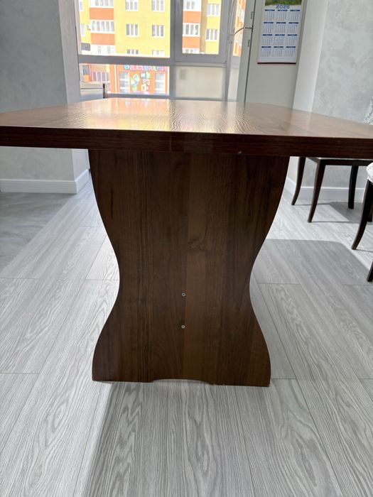 Продам стол для кухни (зал)