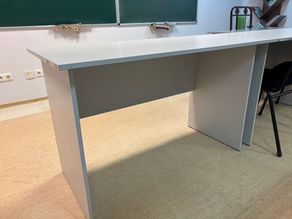 Продам письменный стол