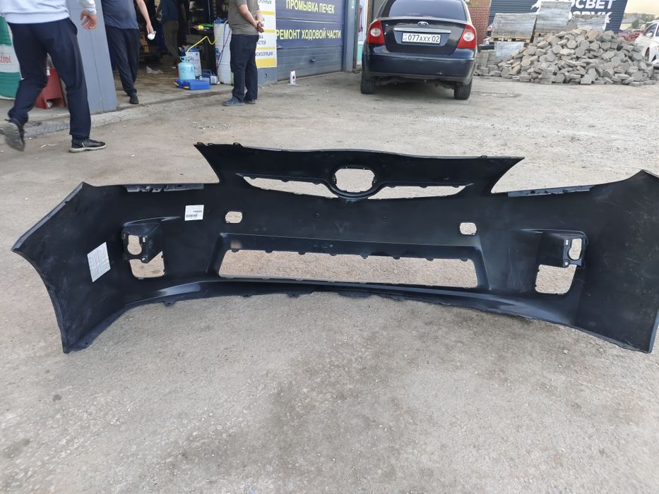 Бампер передний  TAYOTA PRIUS