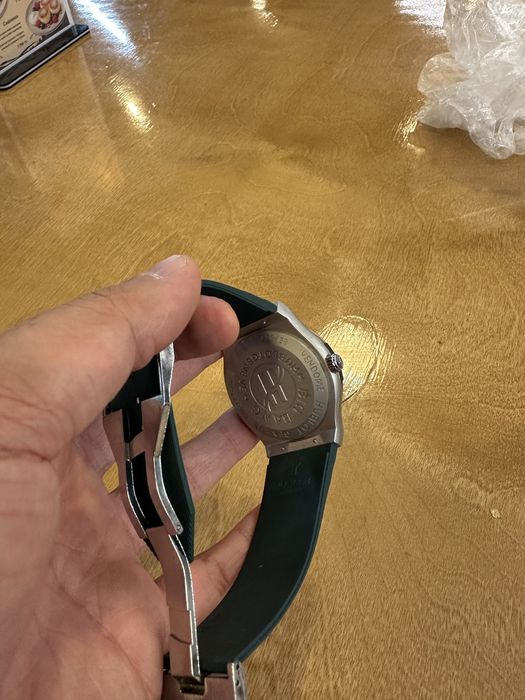 Часы Hublot кварцевые