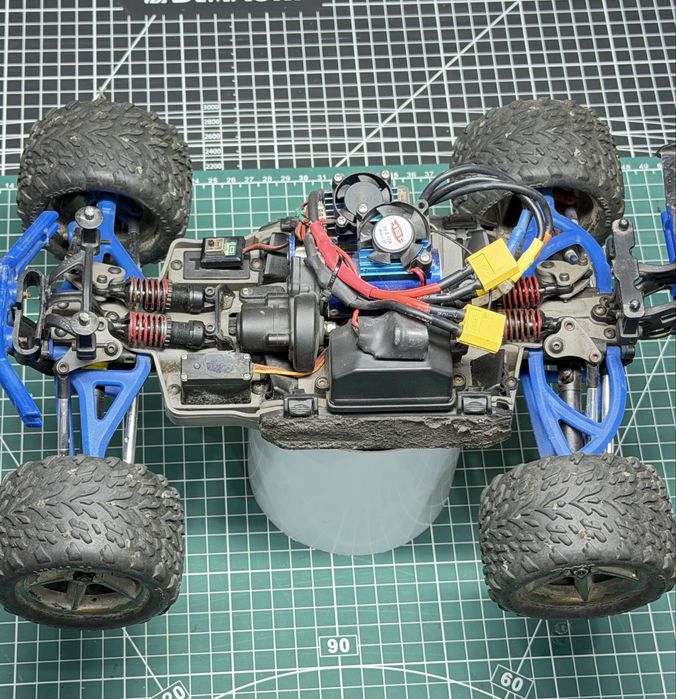 Traxxas E Revo 1/16