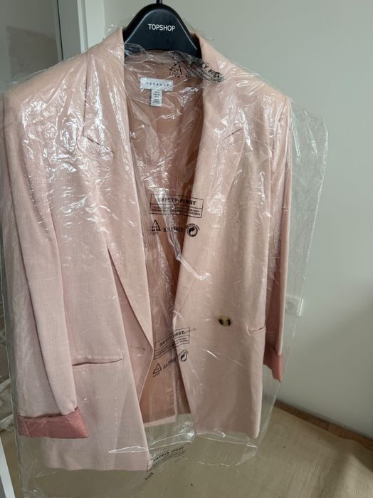 Елегантно сако на марката TopShop