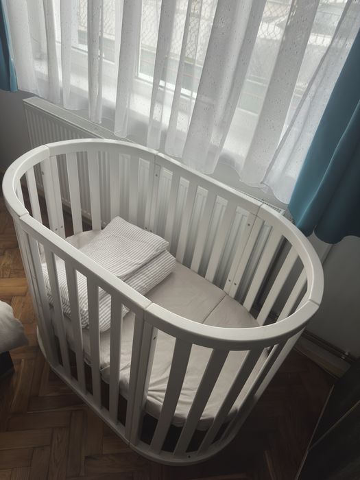 SE VINDE  Patut bebelusi , oval