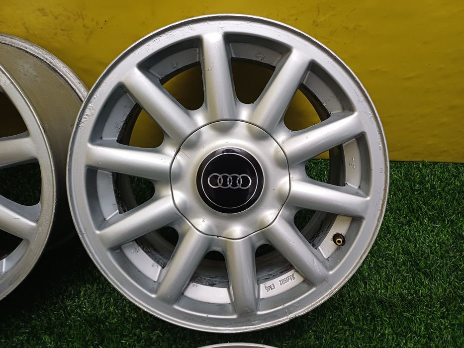 Диски R15 5x112 ромашки на Audi.
