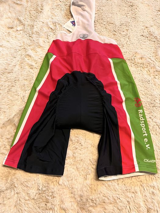 Pantaloni scurti ciclism  Owayo  cu bretele nou cu eticheta