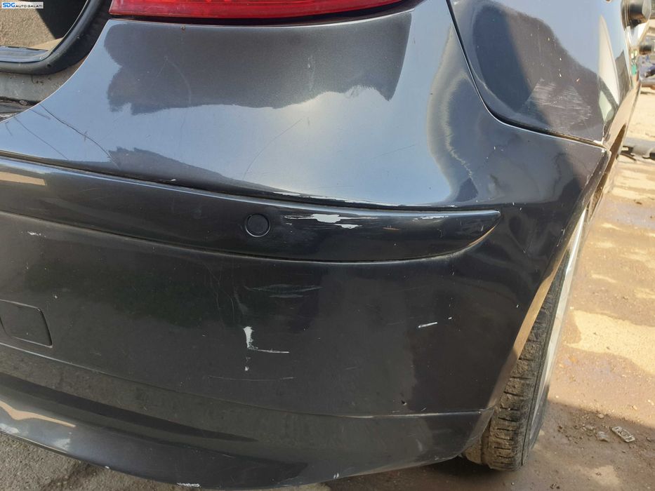 Bara Spoiler Spate cu Locas Senzori Parcare cu Defect BMW Seria 1 E87 NFL Non Facelift 2004 - 2008 Culoare A22 Sparkling Graphite Metallic [K4612]