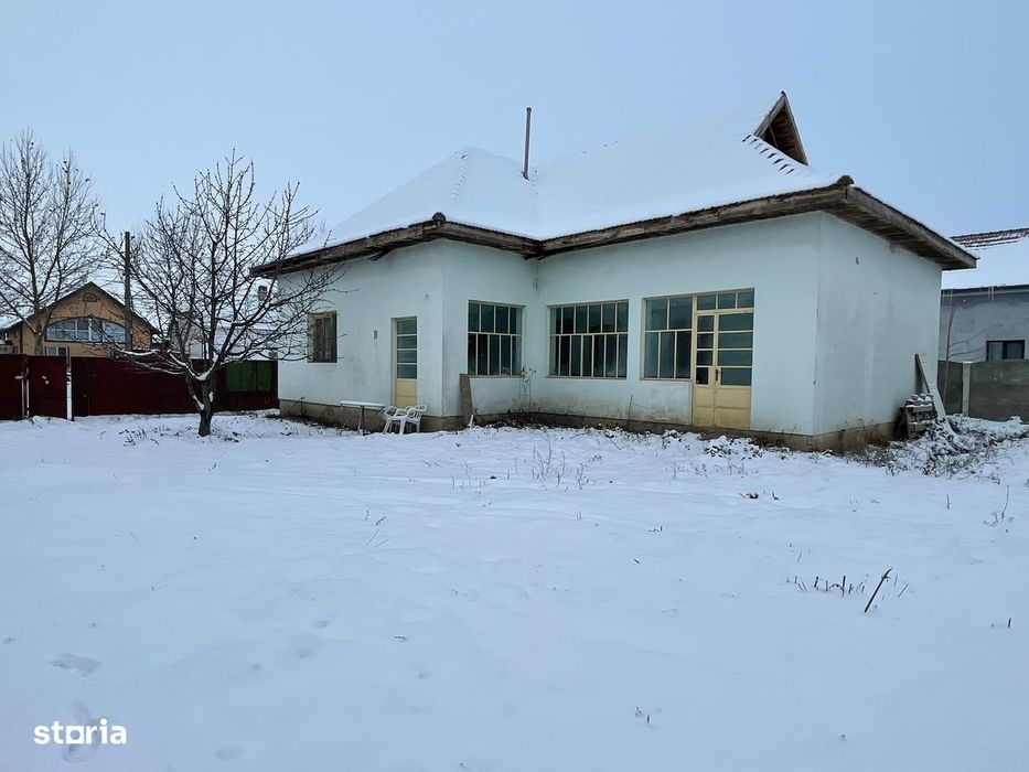 COMISION 0 | Casă cu teren 2.850 mp | Utilități trase | Tomnatic