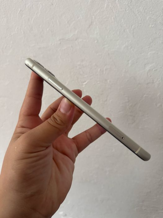 Продам iphone 11 128
