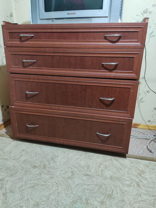 Продам комод, в хорошем состоянии.