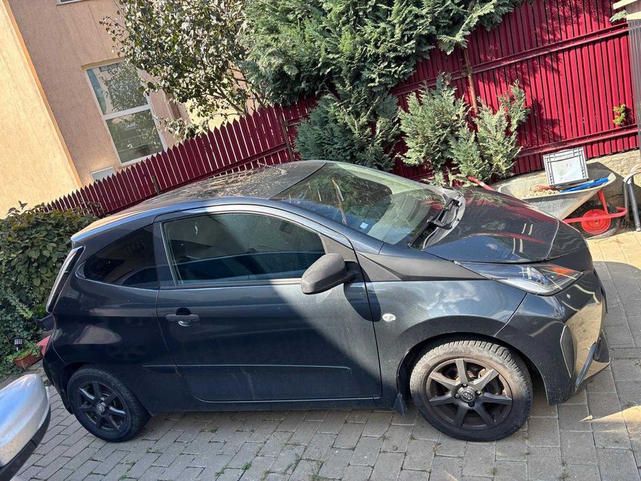 Vand Toyota Aygo  153000 KM  An 2016 dec.