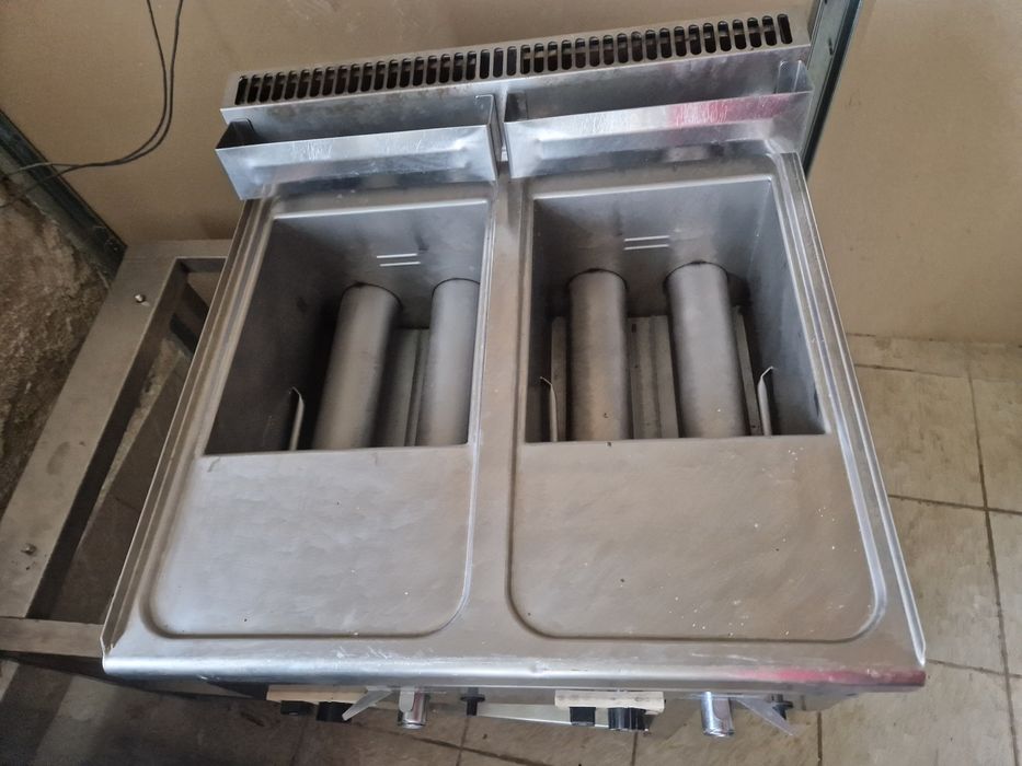 Cărucioare tavi gastro sau patiserie, duble, cu roti