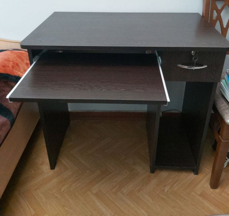 Стол письменный рабочий