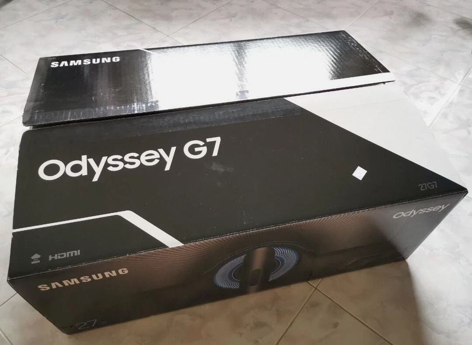 Samsung Odyssey G7 27 inch 240 Hz 1 ms