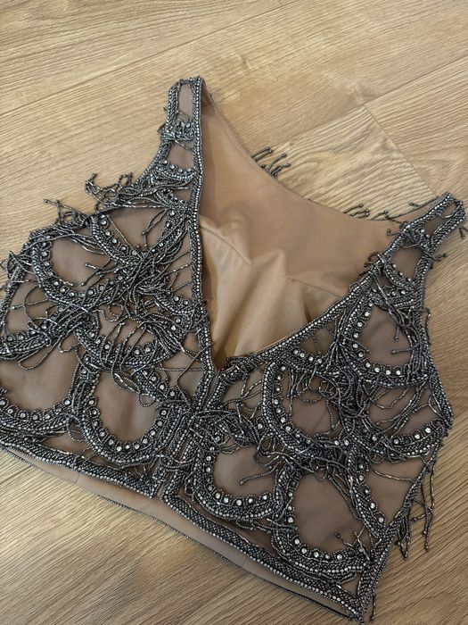 Top elegant strasuri si pietre