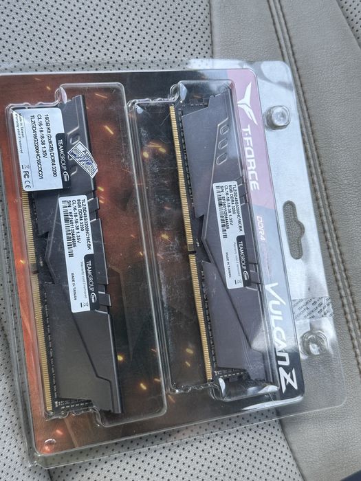 (СРОЧНО) DDR4 16GB 2x8GB 3200 CL16 T-Force Vulkan