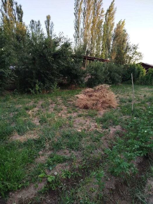 Yangibozor kavardon mfy da yer uchastka  sotiladi 5000 $ suv gaz int