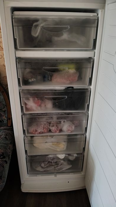 Продам морозильную камеру Atlant