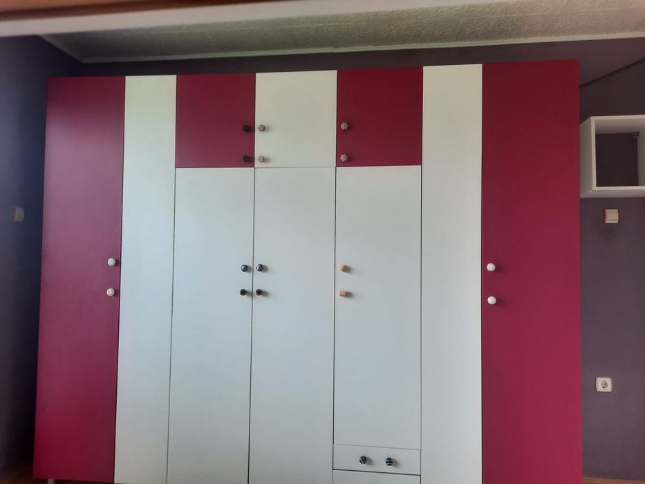 oferta dulap depozitare colorat alb roz magenta pt camera copilului