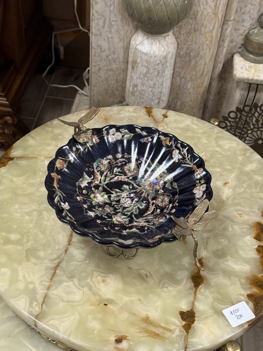 Fructiera din portelan si elemente bronz